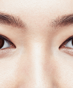 1 Day Acuvue Define Radiant Charm lenses are worn, showing eye enhancement
